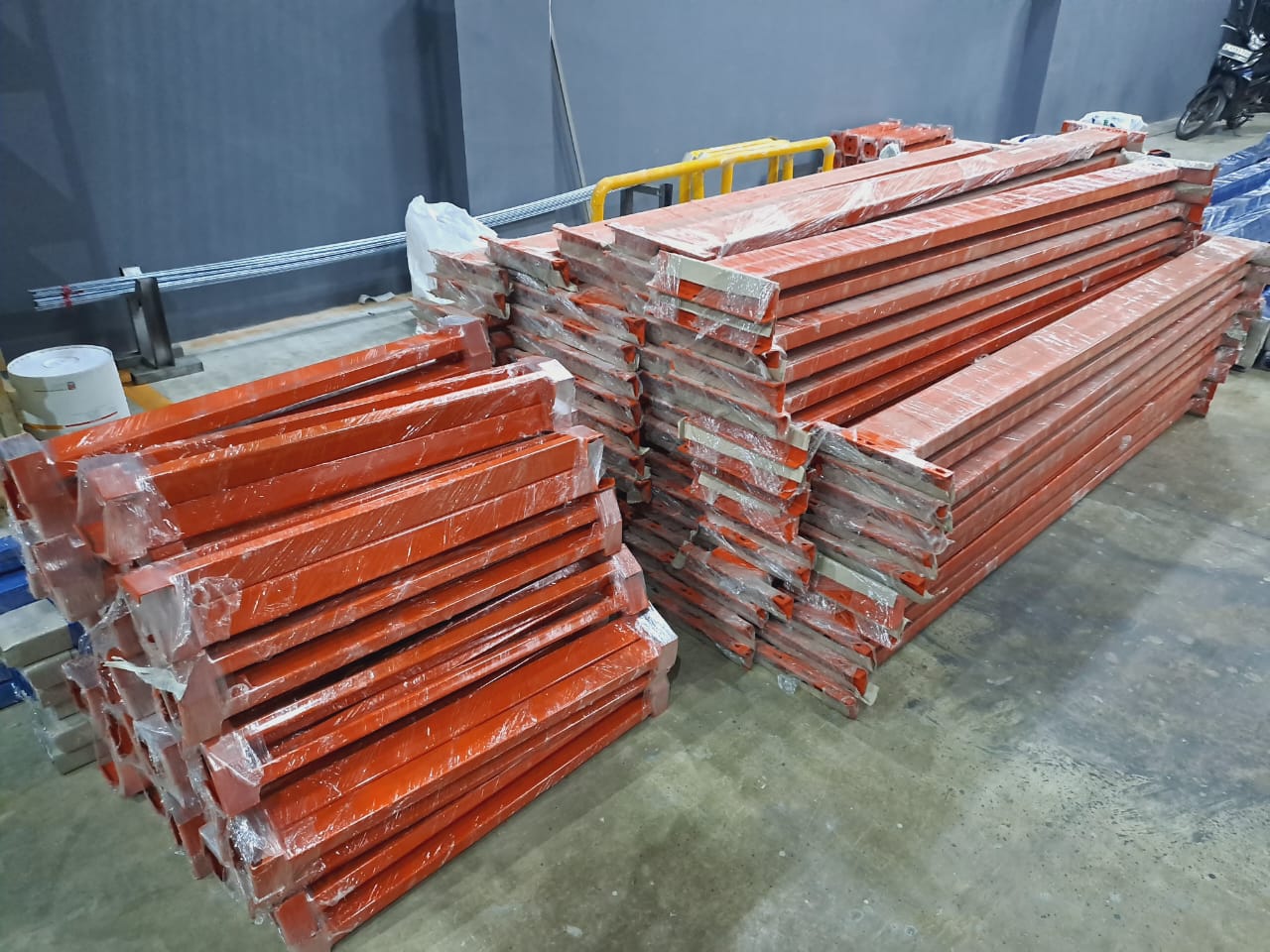 Pemasangan Rak Besi Gudang Heavy Duty Ukuran Besar di Kramatjati ...