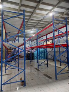 RAK GUDANG HEAVY DUTY / RAK BESI WAREHOUSE BESAR TIPE RR-1000, KEKUATAN 1000 KG / LEVEL SHELVING, PEMASANGAN DI PANTAI INDAH KAPUK (PIK) JAKARTA UTARA OLEH TIM RAJA RAK INDONESIA | RAJARAKGUDANG.CO.ID & RAKGUDANGHEAVYDUTY.COM