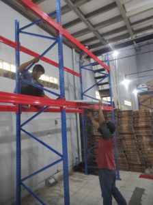 RAK GUDANG HEAVY DUTY / RAK BESI WAREHOUSE BESAR TIPE RR-1000, KEKUATAN 1000 KG / LEVEL SHELVING, PEMASANGAN DI PANTAI INDAH KAPUK (PIK) JAKARTA UTARA OLEH TIM RAJA RAK INDONESIA | RAJARAKGUDANG.CO.ID & RAKGUDANGHEAVYDUTY.COM