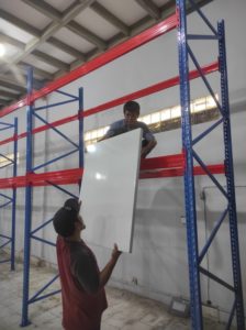 RAK GUDANG HEAVY DUTY / RAK BESI WAREHOUSE BESAR TIPE RR-1000, KEKUATAN 1000 KG / LEVEL SHELVING, PEMASANGAN DI PANTAI INDAH KAPUK (PIK) JAKARTA UTARA OLEH TIM RAJA RAK INDONESIA | RAJARAKGUDANG.CO.ID & RAKGUDANGHEAVYDUTY.COM