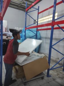 RAK GUDANG HEAVY DUTY / RAK BESI WAREHOUSE BESAR TIPE RR-1000, KEKUATAN 1000 KG / LEVEL SHELVING, PEMASANGAN DI PANTAI INDAH KAPUK (PIK) JAKARTA UTARA OLEH TIM RAJA RAK INDONESIA | RAJARAKGUDANG.CO.ID & RAKGUDANGHEAVYDUTY.COM