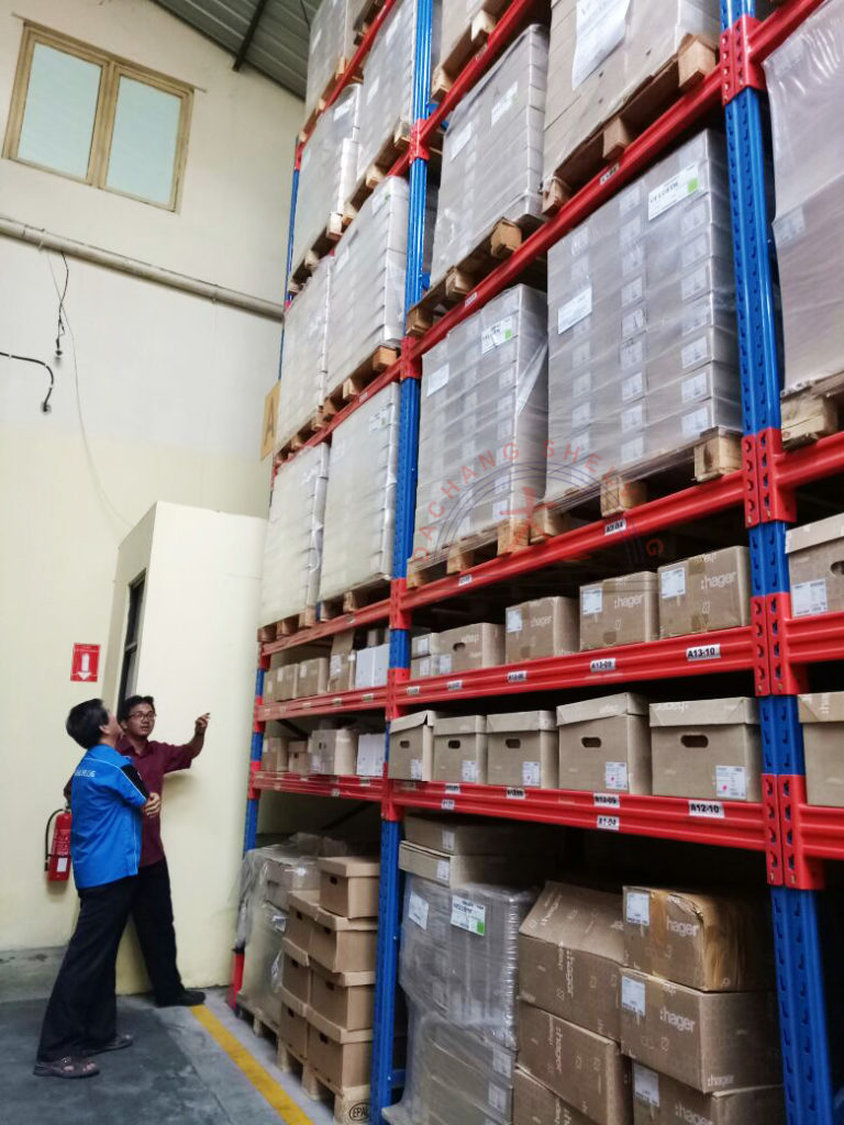 Rak Pallet Besi Gudang Ukuran Besar Tipe RR-2000 Heavy Duty Racking, Kekuatan 2- 5 Ton per Level, Maksimal 10 Ton Per Unit, Cocok untuk Rak Warehouse Skala Pabrik / Industri