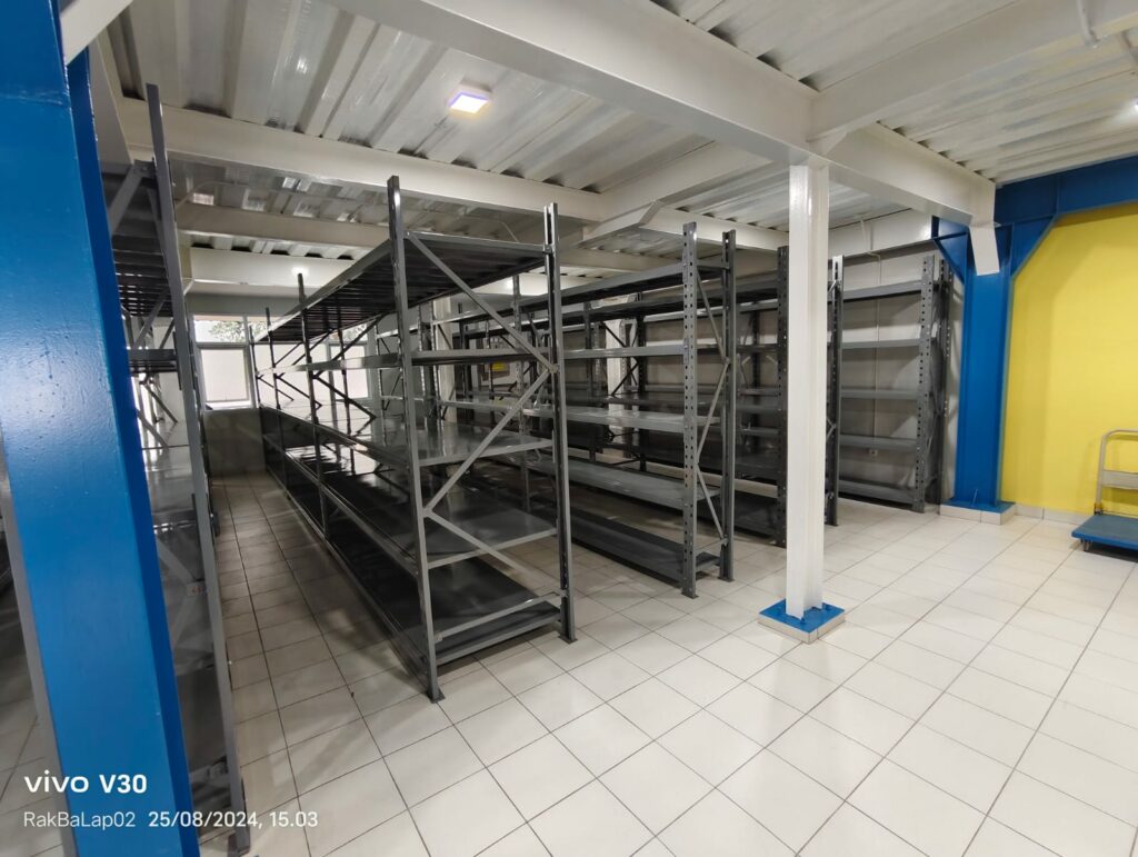 RAK BESI GUDANG MEDIUM DUTY TIPE ZA-300 – KAPASITAS 300 KG / SHELVING ATAU 1,2 TON / UNIT: Solusi Rak Penyimpanan Tangguh, Modular, dan Hemat Ruang untuk Gudang Anda