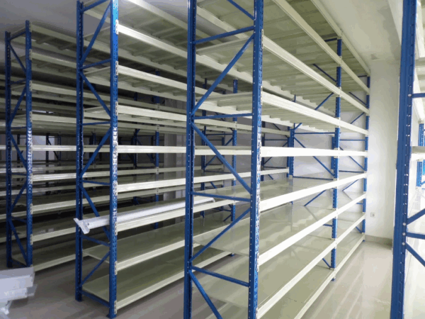 RAK BESI GUDANG MEDIUM DUTY SUSUN SERBAGUNA TIPE RR-500, 4 LEVEL, KAPASITAS (KEKUATAN) LOAD MAX 500KG/LEVEL SHELVING ATAU 2 TON PER UNIT | UKURAN PxL (200x60 CM) x Tinggi (200,250,300 CM) | RAJA RAK GUDANG | KIRIM KE SELURUH INDONESIA