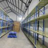 RAK BESI GUDANG MEDIUM DUTY SUSUN SERBAGUNA TIPE RR-500, 4 LEVEL, KAPASITAS (KEKUATAN) LOAD MAX 500KG/LEVEL SHELVING ATAU 2 TON PER UNIT | UKURAN PxL (200x60 CM) x Tinggi (200,250,300 CM) | RAJA RAK GUDANG | KIRIM KE SELURUH INDONESIA