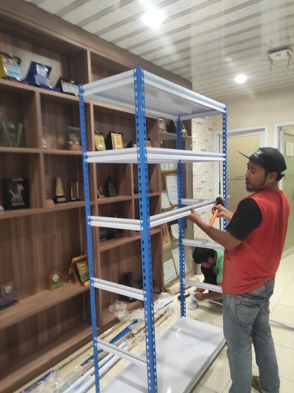 RAK BESI SIKU LUBANG GUDANG SLOTTED ANGLE TIPE STALLUM 100 | RAJA RAK GUDANG