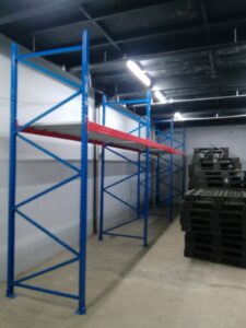 Pemasangan Rak Besi Gudang Heavy Duty Tipe RR-1000 Kapasitas 1 Ton / Level, Ukuran 240x100x300 cm, di Penjaringan, Jakarta Utara oleh Tim RAJA RAK GUDANG | Rajarakgudang.co.id & Rakgudangheavyduty.com