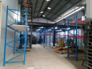 Pemasangan Rak Besi Gudang Heavy Duty Tipe RR-1000 Kapasitas 1 Ton / Level, Ukuran 240x100x300 cm, di Penjaringan, Jakarta Utara oleh Tim RAJA RAK GUDANG | Rajarakgudang.co.id & Rakgudangheavyduty.com