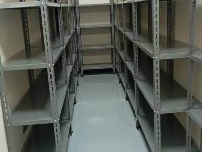 Rak Gudang Siku Besi Lubang di Kawasan Industri Cikarang Selatan – Bekasi