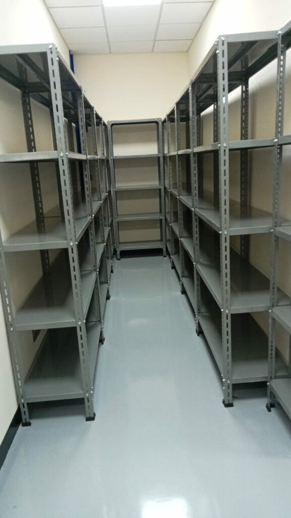 Rak Gudang Siku Besi Lubang di Kawasan Industri Cikarang Selatan - Bekasi oleh Tim RAJA RAK GUDANG