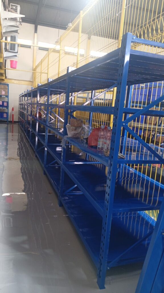 Rak Besi Gudang Susun Light Duty, 5 Tingkat Ukuran 150x100x200 cm, Load 300 Kg/Level di PLN Kreo Tangerang oleh Tim RAJA RAK GUDANG