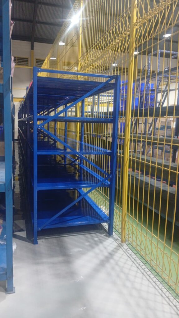 Rak Besi Gudang Susun Light Duty, 5 Tingkat Ukuran 150x100x200 cm, Load 300 Kg/Level di PLN Kreo Tangerang oleh Tim RAJA RAK GUDANG