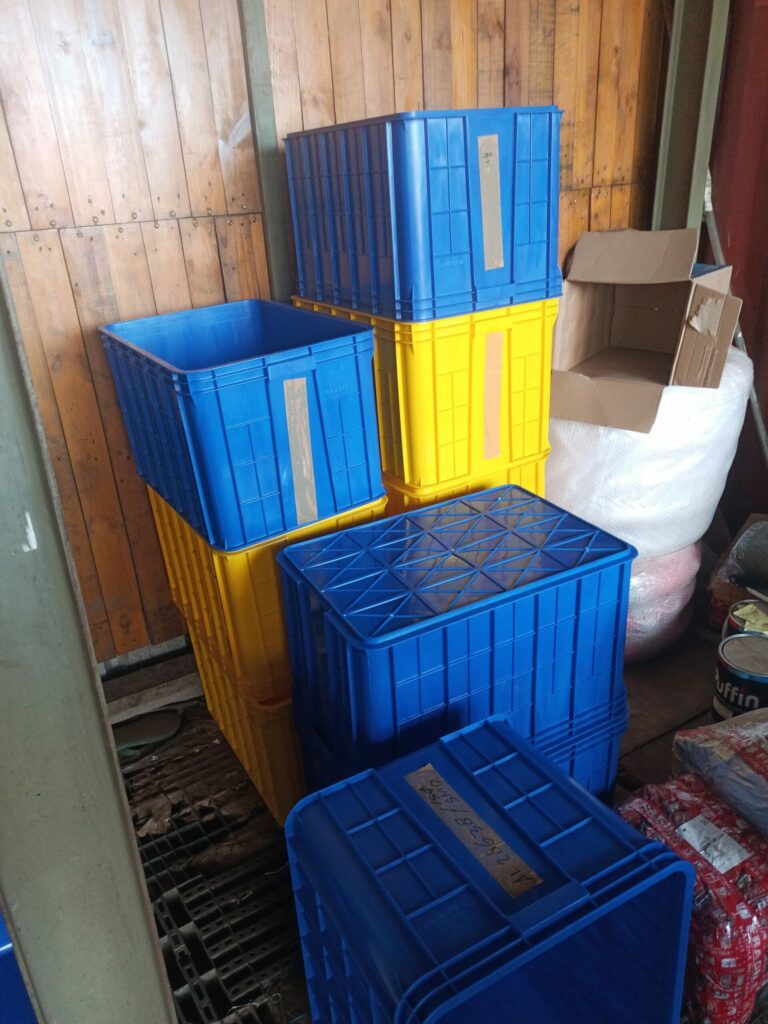 Container Box Industri Rabbit 2288 – Keranjang Plastik Rapat Serbaguna Ukuran 62×43×38 cm, Volume 101 Liter | Rajarakgudang.co.id