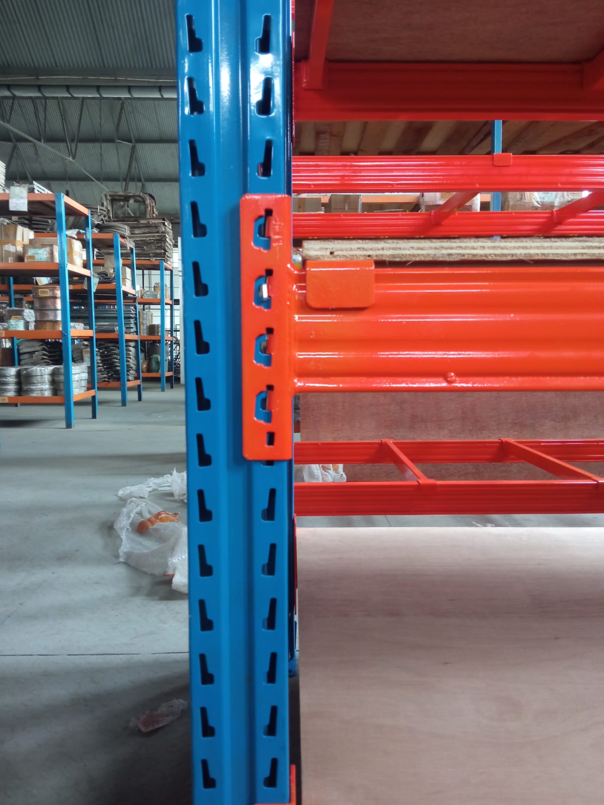 RAK BESI GUDANG SUSUN HEAVY DUTY DI GUDANG KAI PURWAKARTA OLEH TIM RAJA RAK GUDANG | RAJARAKGUDANG.CO.ID - RAJARAKBESI.ID